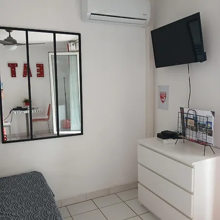 Costieres Climatise Parking Gratuit Lave Linge Loggia Apartament